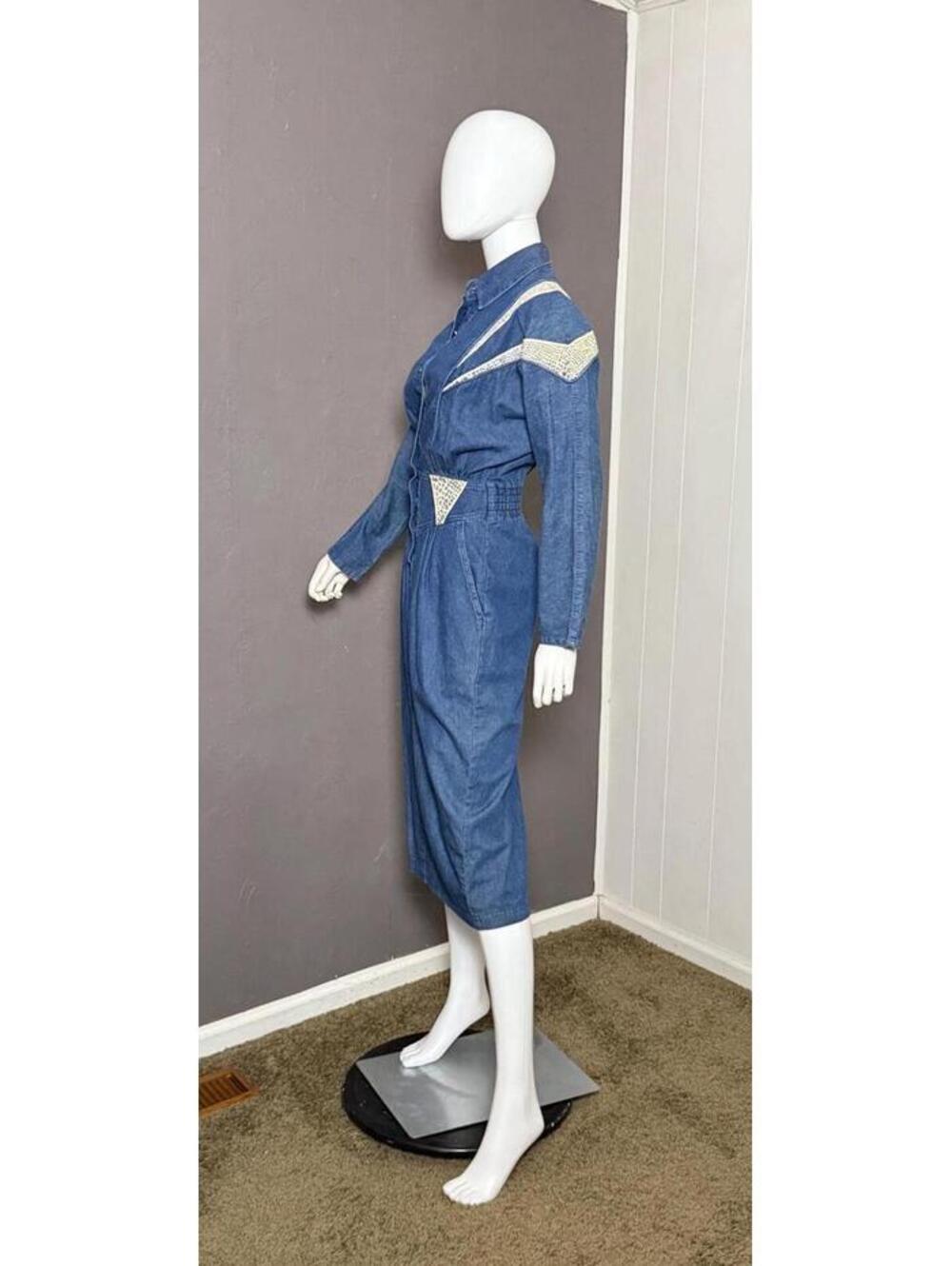 1980's Western Denim Dress from AVON Fashions 80's does 40's - Picture 5 of 10